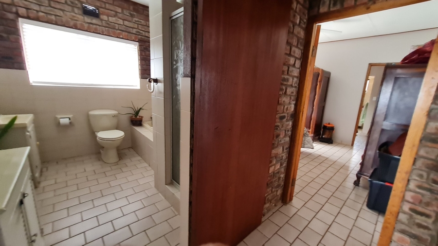 5 Bedroom Property for Sale in Dana Bay Western Cape